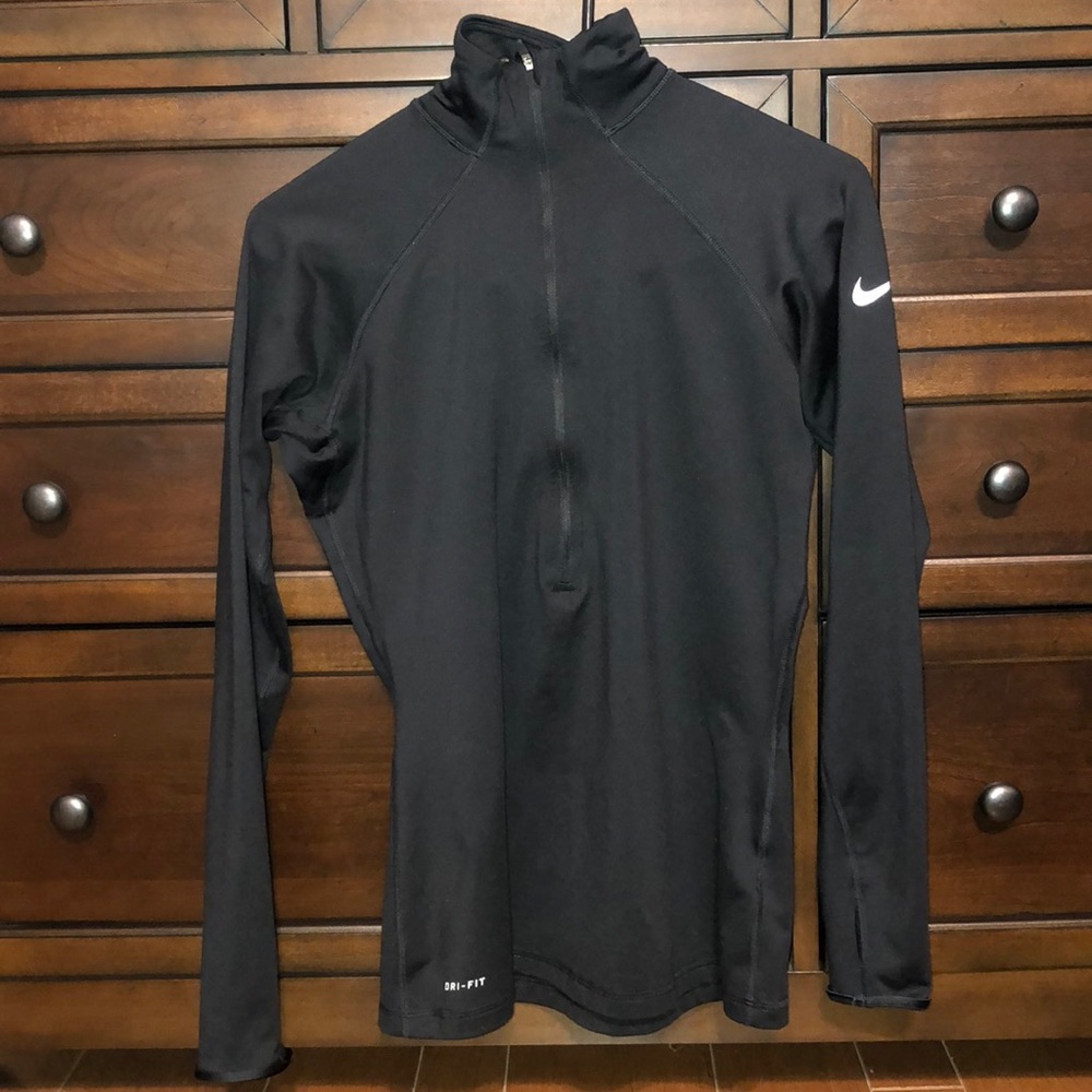 Women’s Nike Pro half zip long sleeve shirt